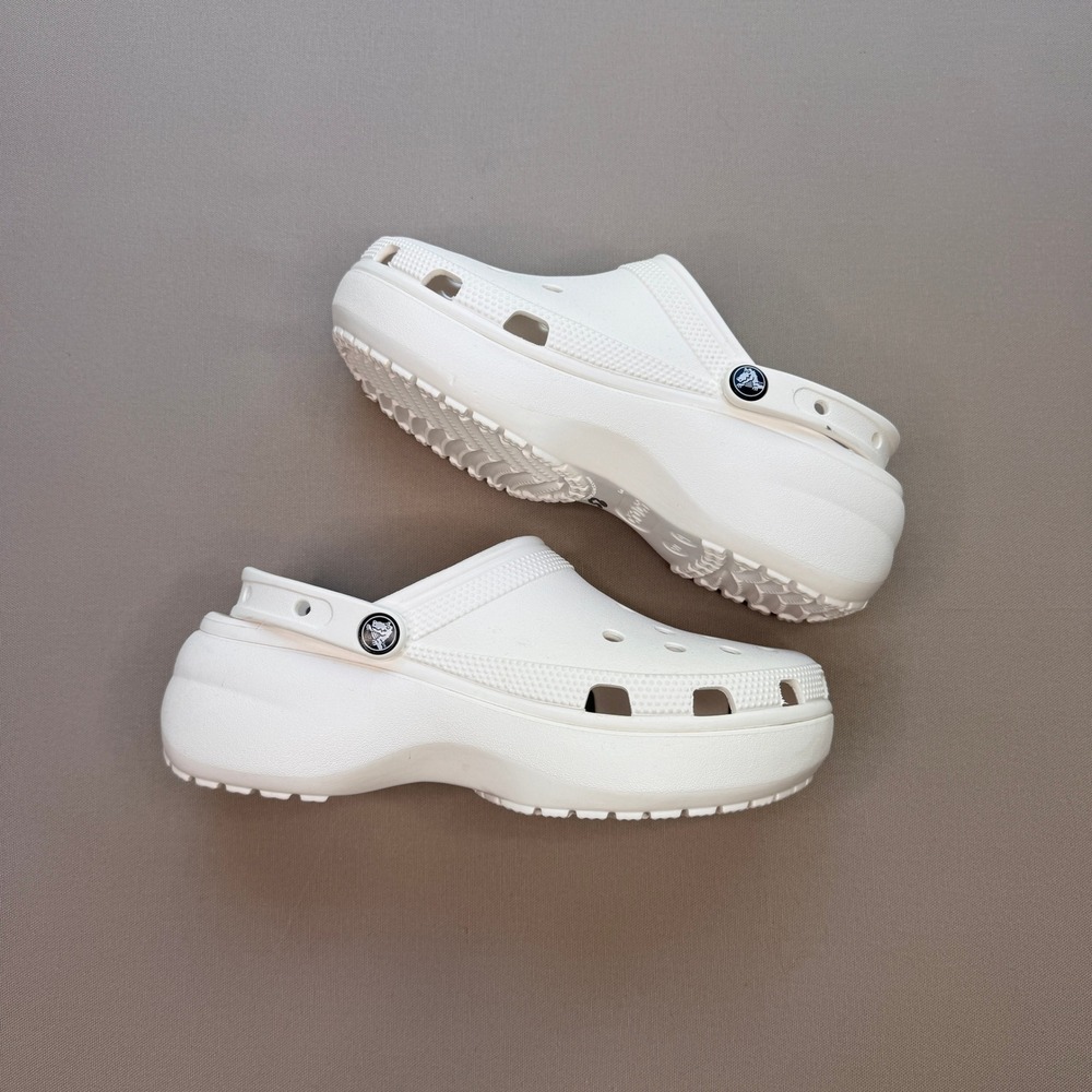 Crocs Classic Platform Clog White Women Size 9 Platform Sandals 206750-100